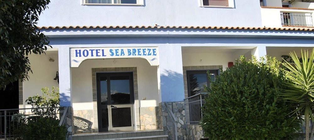 Hotel Sea Breeze Scalea Exteriör bild